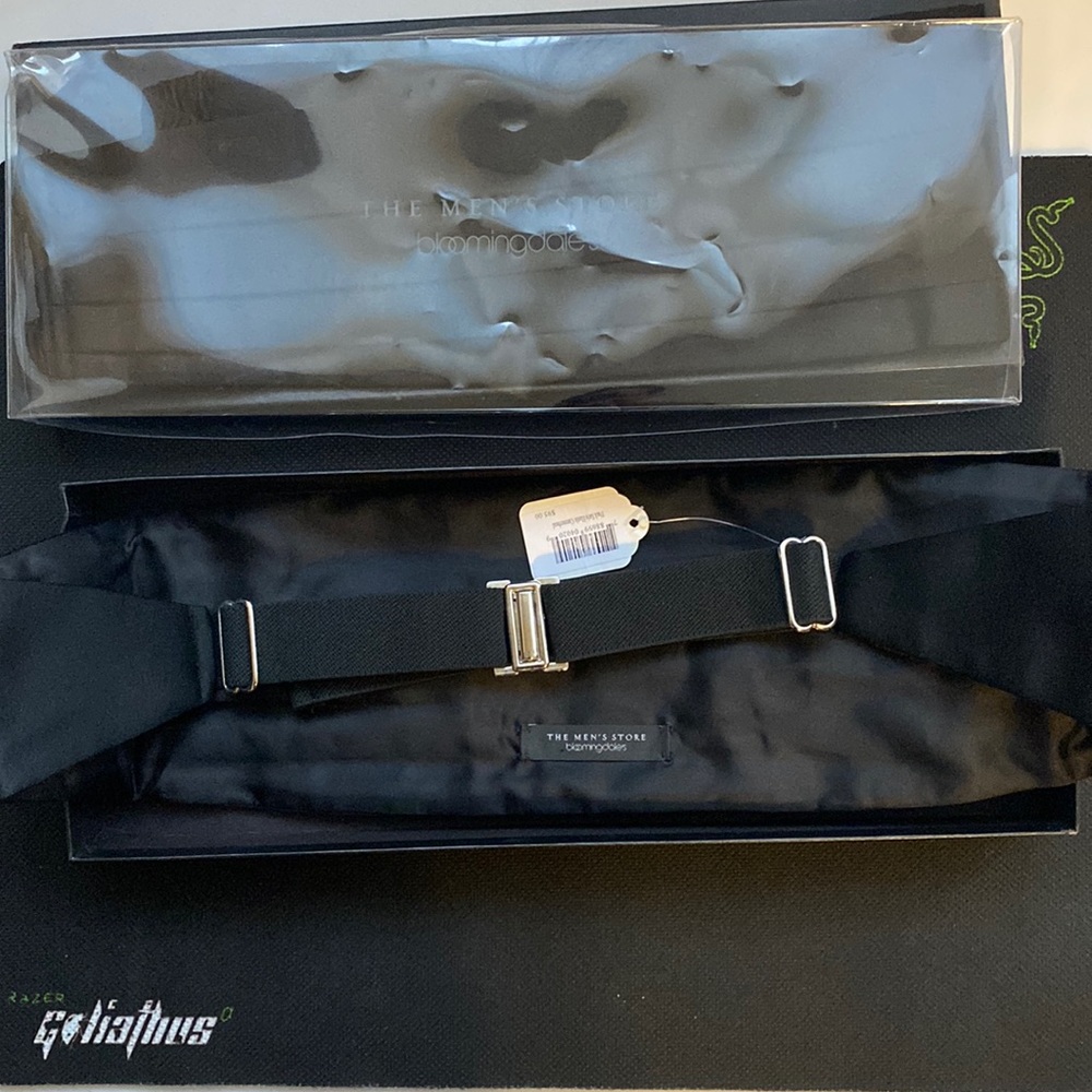 New With Tag Bloomingdale Elastic cummerbund